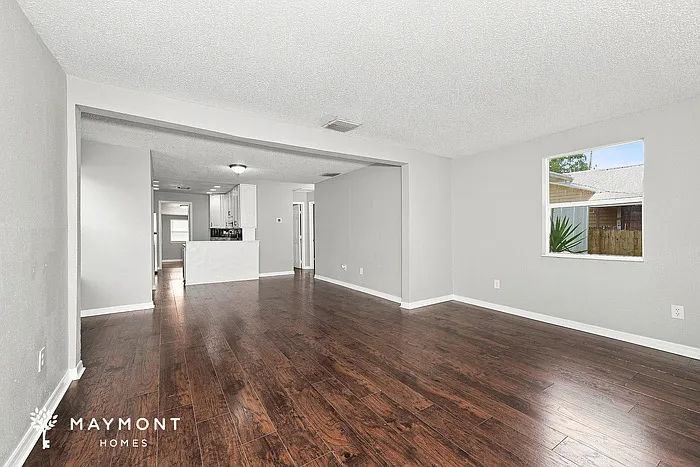 4 bed, 1.0 bath, 1120 sqft, $1,545 — Photo 4