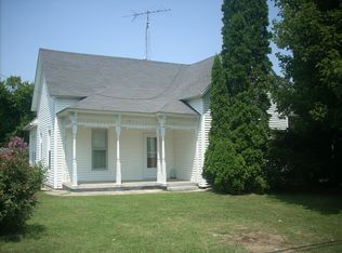 1015 Main St, Centertown, KY 42328