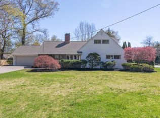 914 Roslyn Rd, Ridgewood, NJ 07450