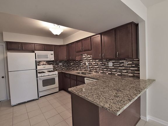 3rd image of 1239 Dunamon Dr #1239