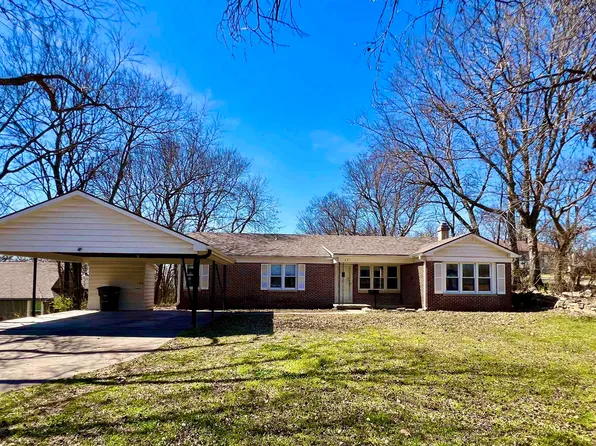 607 N 9th St, Arkansas City, KS 67005