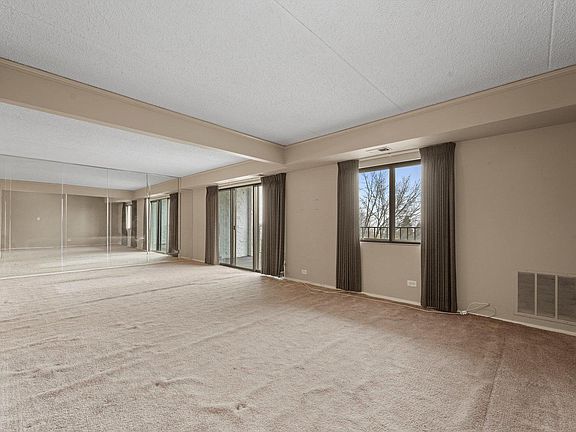 5th image of 475 Plum Creek Dr APT 412