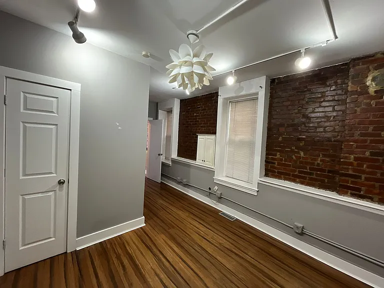 588 East St — Photo 19