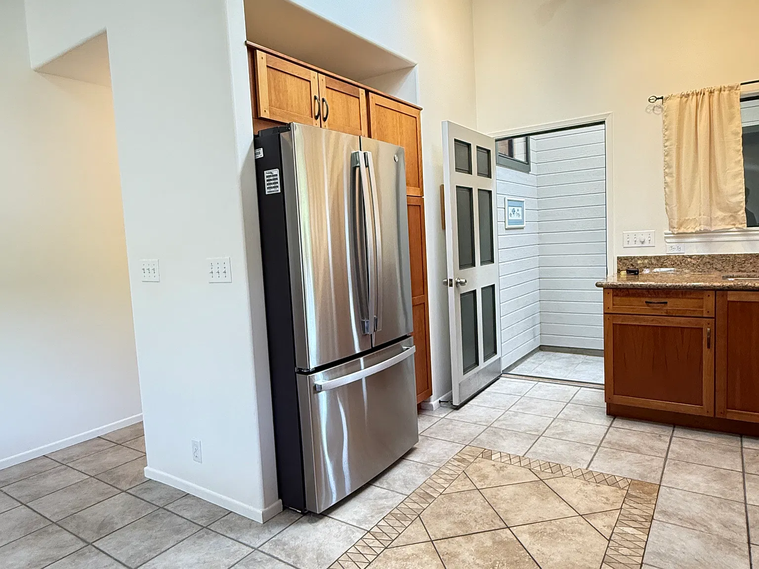 3 bed, 1732 sqft, $3,800 — Photo 2