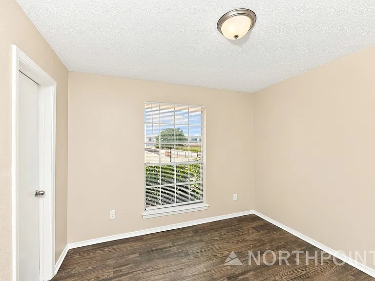 1315 Drury Dr — Photo 9
