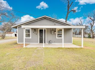 616 Sabine Ave, Cleburne, TX 76031