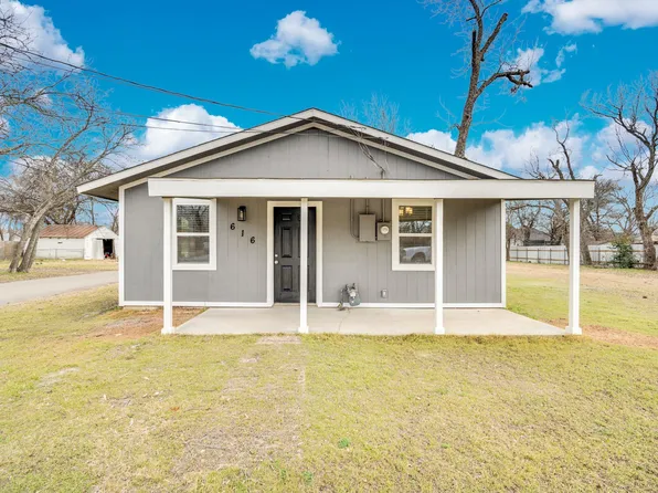 616 Sabine Ave, Cleburne, TX 76031