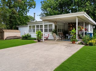 2073 S Point Comfort Rd, Oshkosh, WI 54902