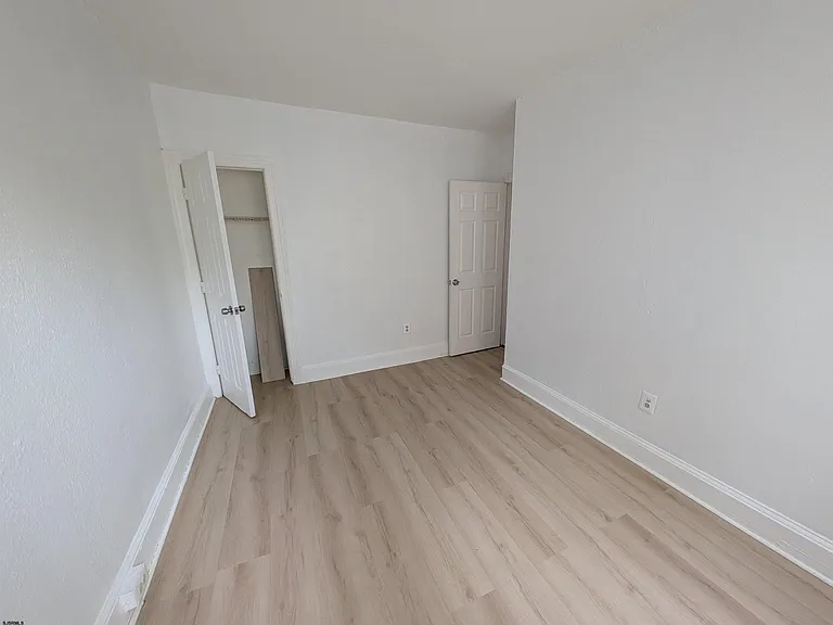 1056 N Ohio Ave — Photo 12