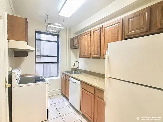 Rented by Sovereign Associates | media 7