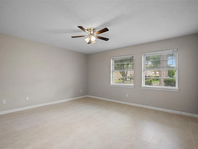 1015 Rock Canyon Dr — Photo 12