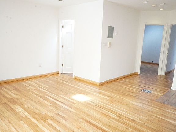 3rd image of 658 Dean St #1L