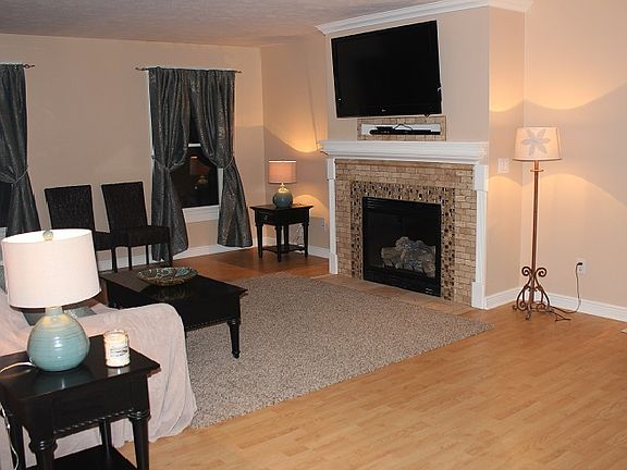 3rd image of 10429 Hunters Creek Dr