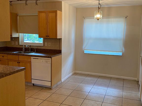5th image of 1021 Idlewild Dr S