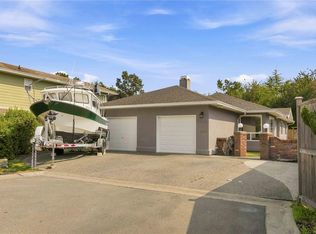 1101 Berkeley Pl, Saanich, BC V8X2G2