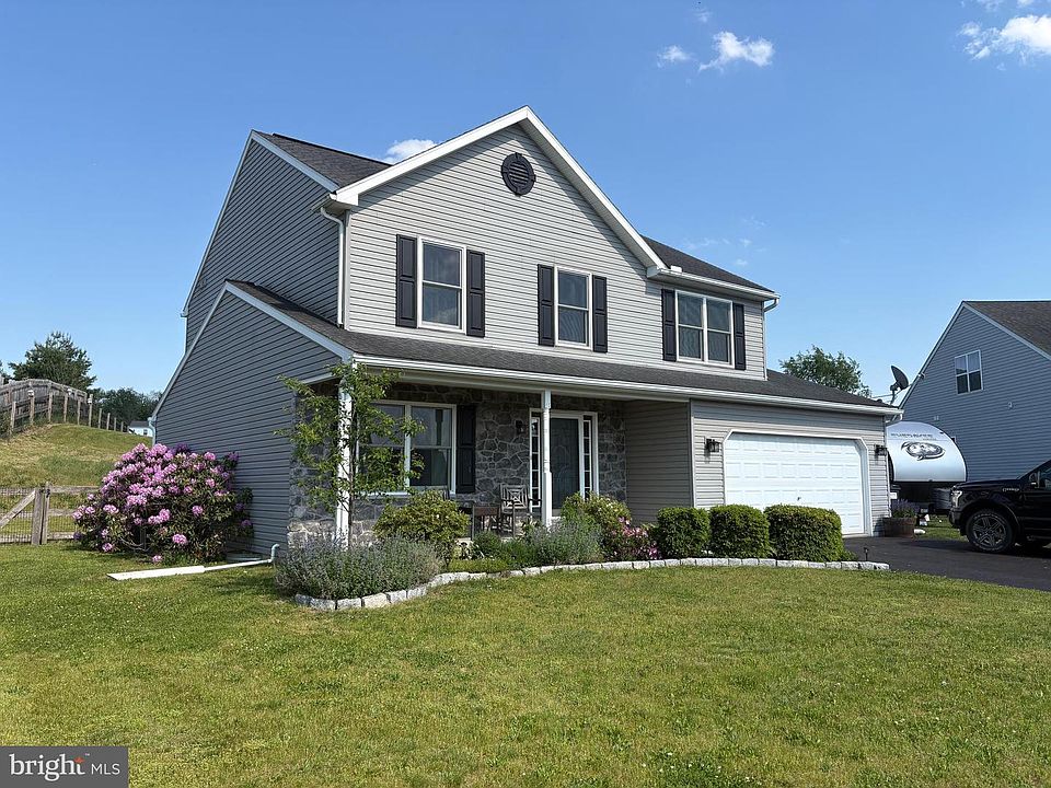 1st image of 18 Albans Ct