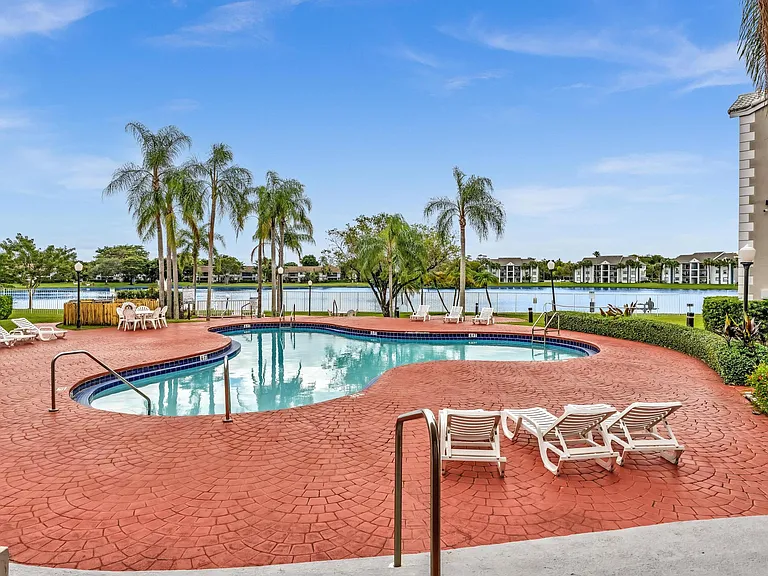 2881 N Oakland Forest Dr #105 — Photo 47