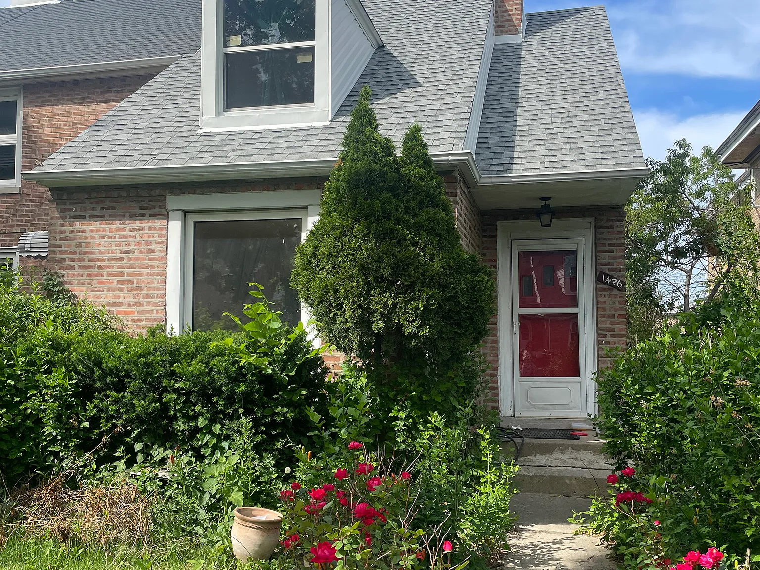 2 bed, 820 sqft, $2,050 — Photo 1