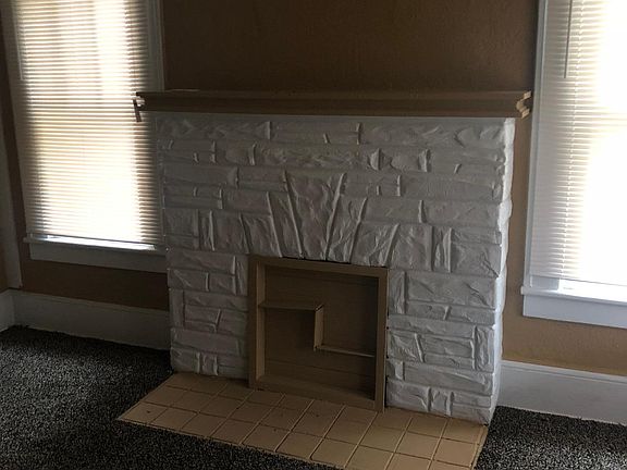 2nd image of 140 W 23rd St