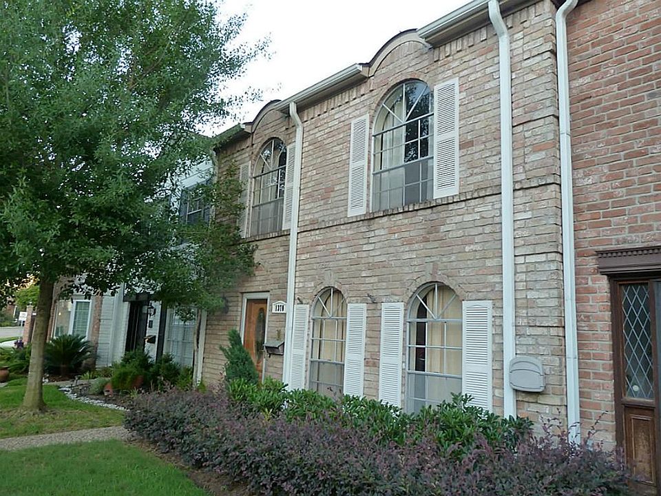 1st image of 1370 Country Place Dr