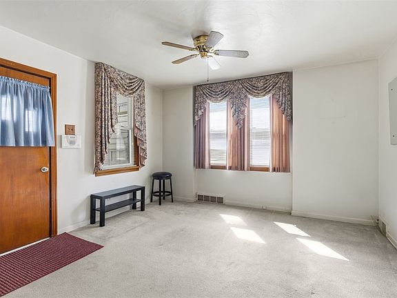 3rd image of 1435 Conroy St
