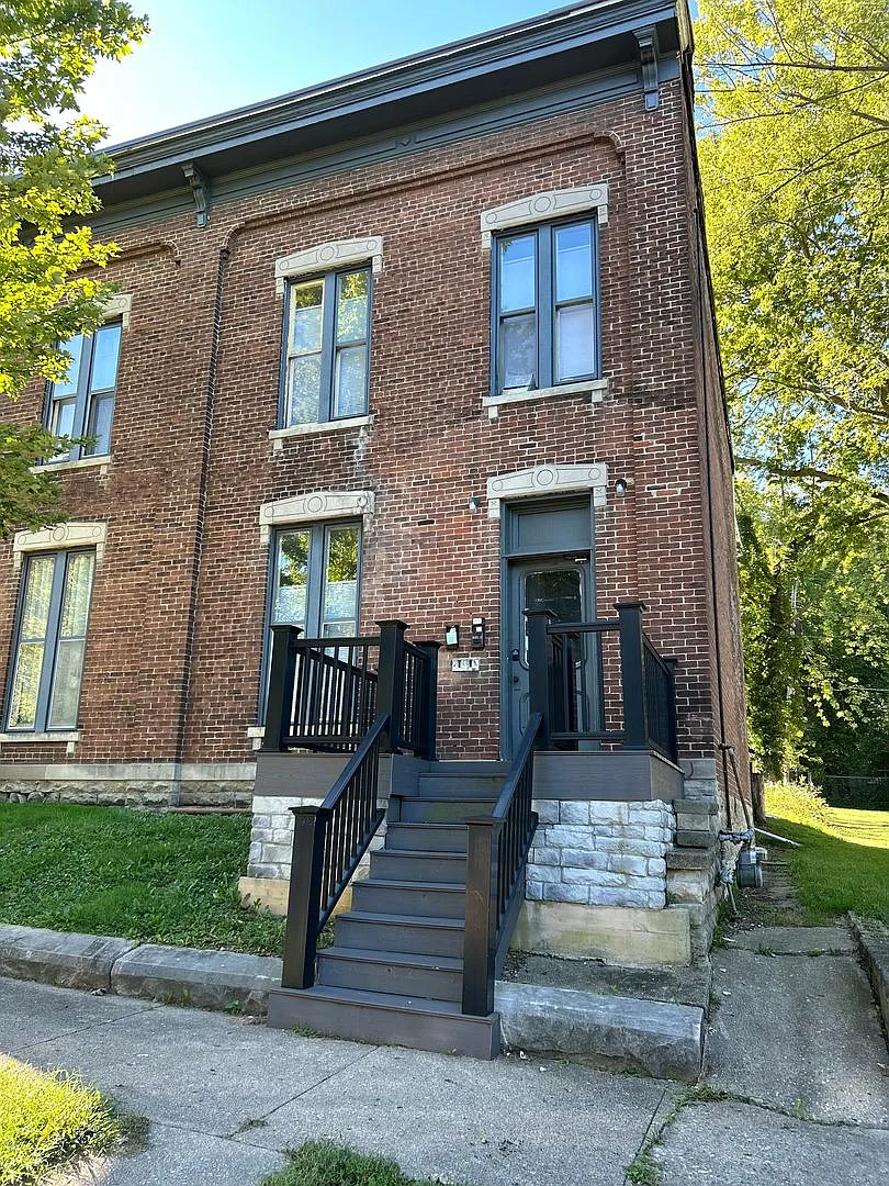 635-639 Oregon Street — Photo 1