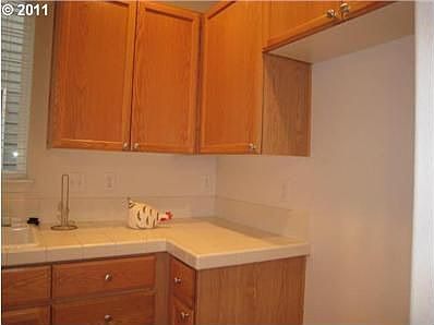 5th image of 924 SE Portlandia Ave
