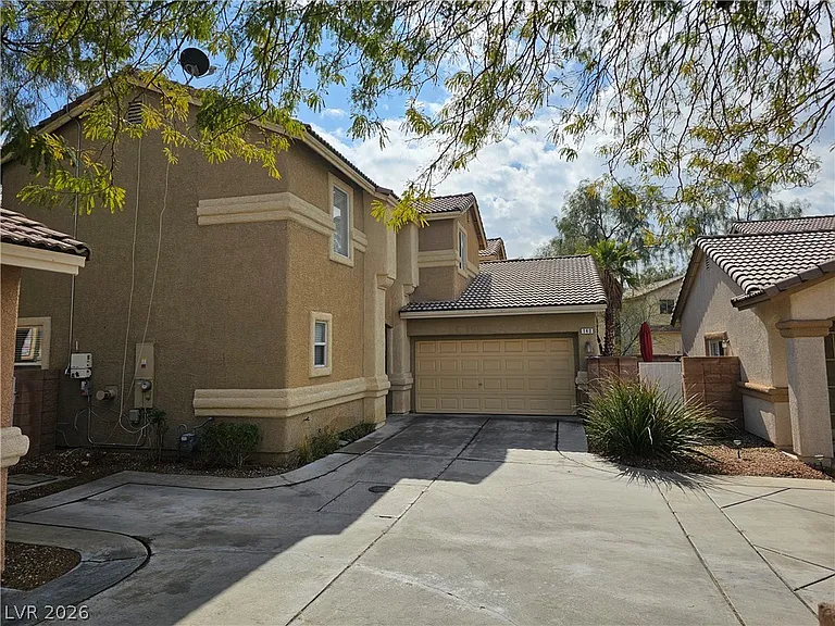 140 Samantha Rose St — Photo 3
