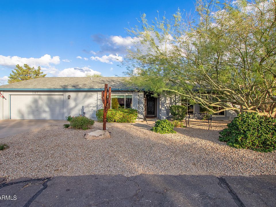 1st image of 1107 E VILLAGE CIRCLE Drive N
