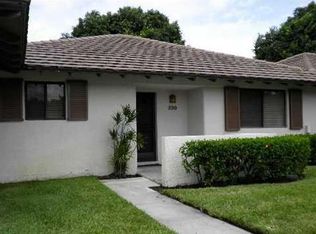 220 Club Dr, Palm Beach Gardens, FL 33418