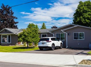 1490 Cornwall Rd, Kelowna, BC V1X1N9