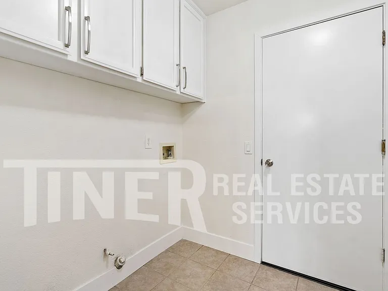 3421 Cobblestone Dr — Photo 19