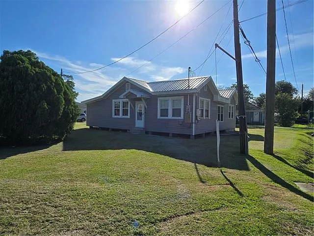 Building Photo - 300 Saint Charles Blvd