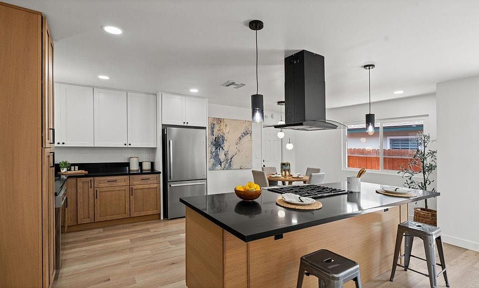 1st image of 4016 Mira Costa St