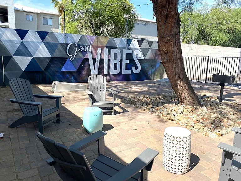 1150 E Orange St — Photo 12