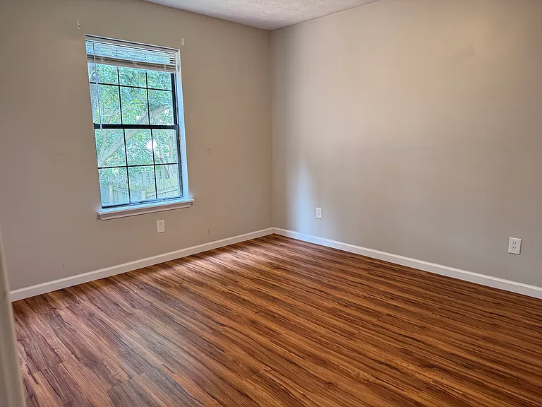 276 Pleasant Pointe Dr — Photo 12