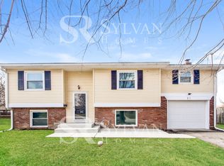 10 Whitewood Ct, Beech Grove, IN 46107