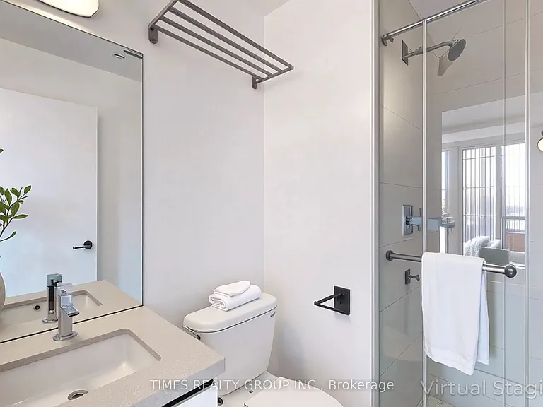 8 Eglinton Ave E #1102 — Photo 4