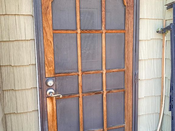 3rd image of 658 N Utah Ave