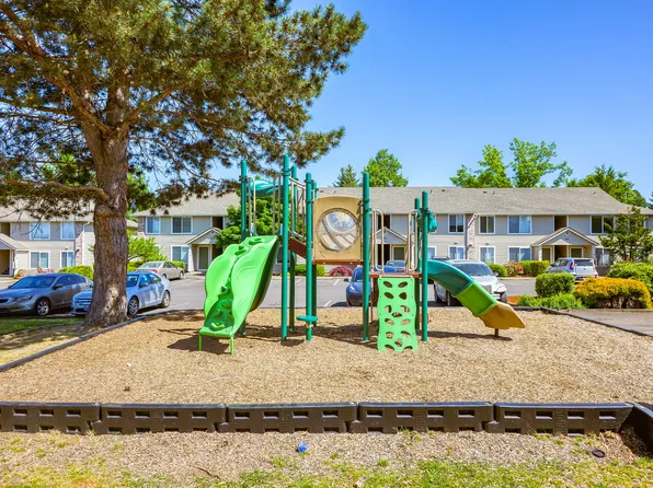 Pacific Crest, 950 N 2nd St #62, Silverton, OR 97381