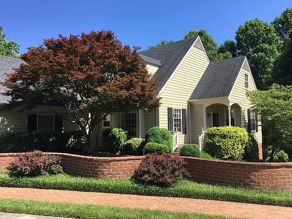 3rd image of 101 Bennington Dr