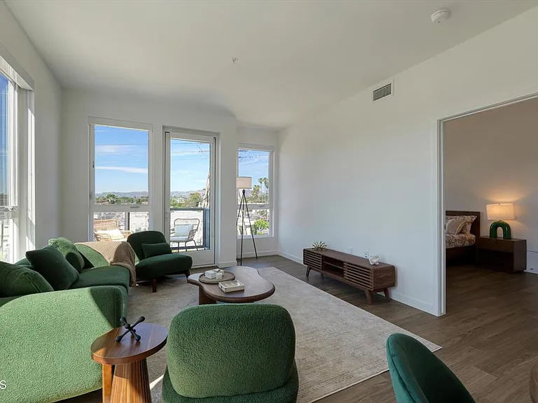 18900 Parthenia St #319 — Photo 13