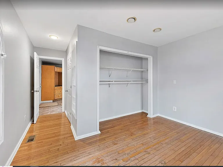 15860 Lexington St — Photo 8