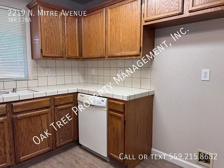 2219 N Mitre Ave — Photo 11