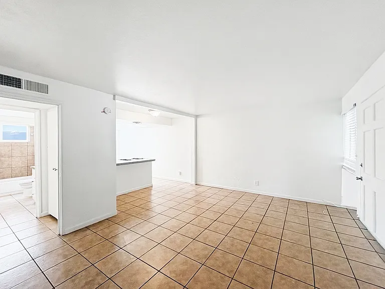 2417 E Campbell Ave #11A — Photo 3