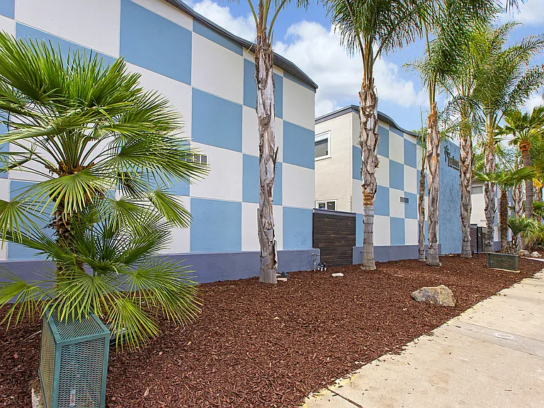 Palms Patio Apartment Homes — Photo 9
