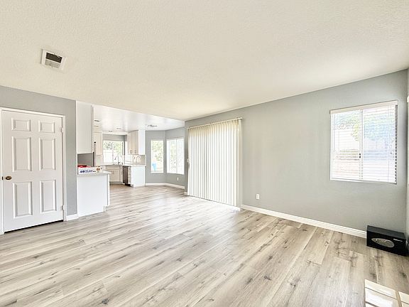 5th image of 11739 Thomas Hayes Ln