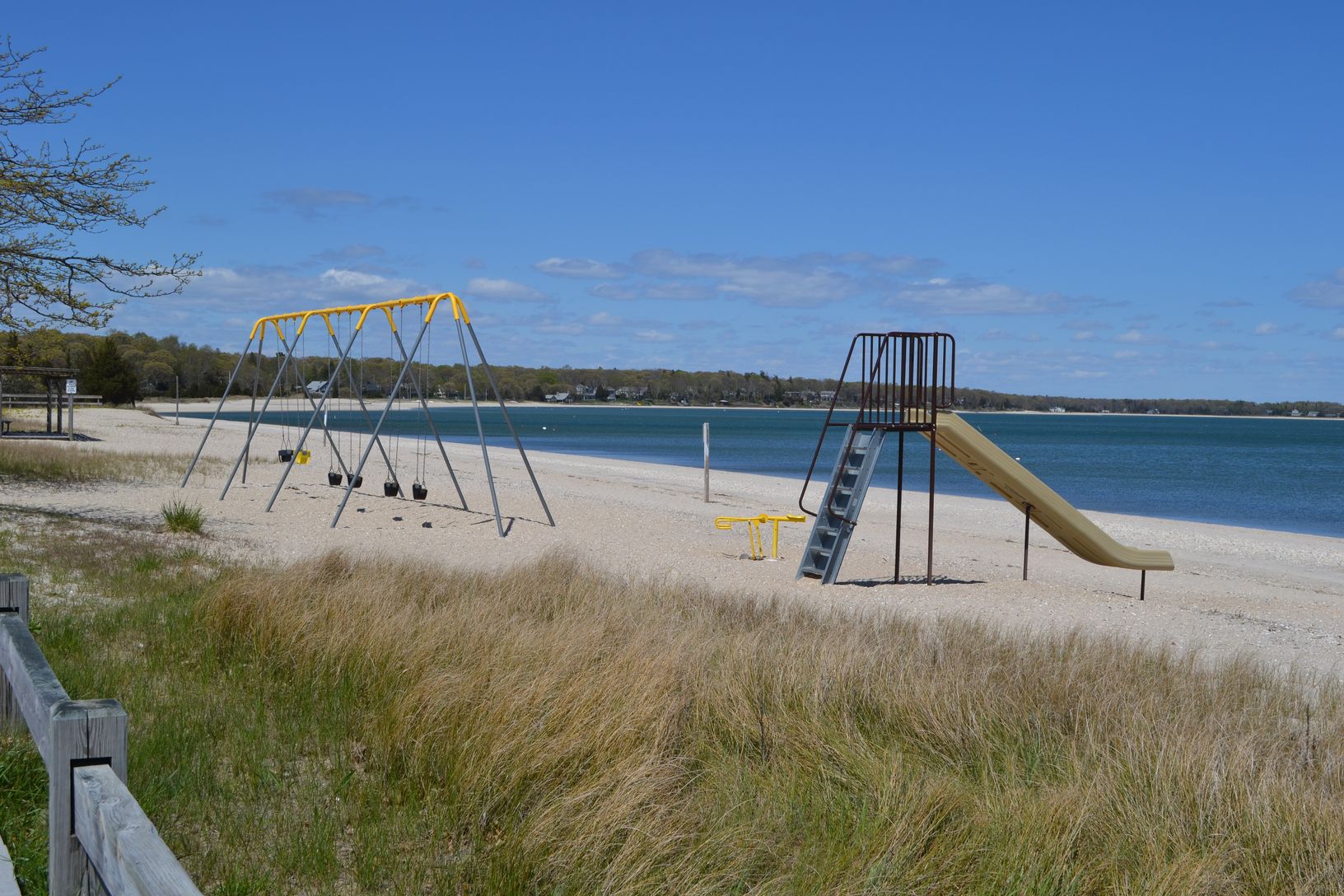  This house has  beach  rights to Nassau Point Park district beach. 