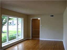 4th image of 3250 Leahy Dr