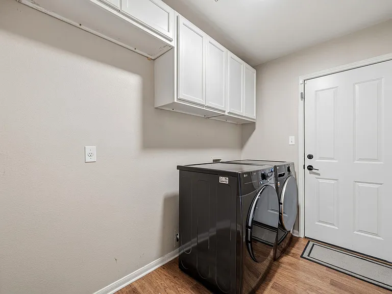 6816 Beatty Dr — Photo 20